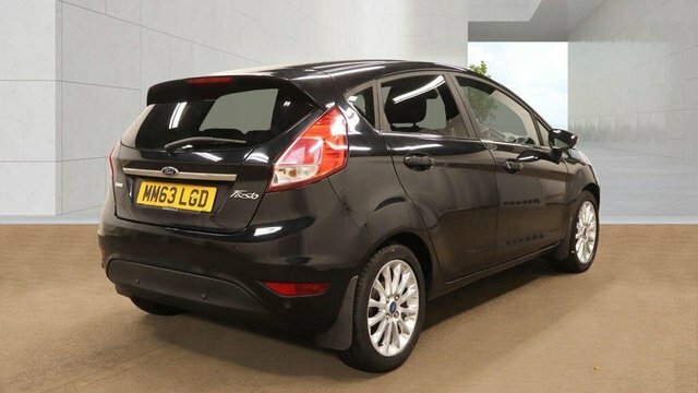 Ford Fiesta 1.0T Ecoboost Titanium X Black #4