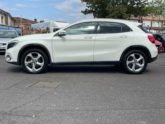 Mercedes-Benz GLA Class 1.6 Gla200 Sport 7G-dct White #4