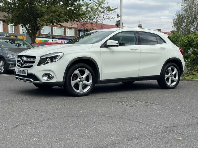 Mercedes-Benz GLA Class 1.6 Gla200 Sport 7G-dct White #3