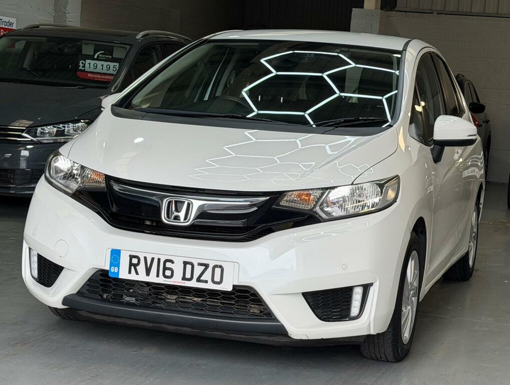 Honda Jazz Se White #3