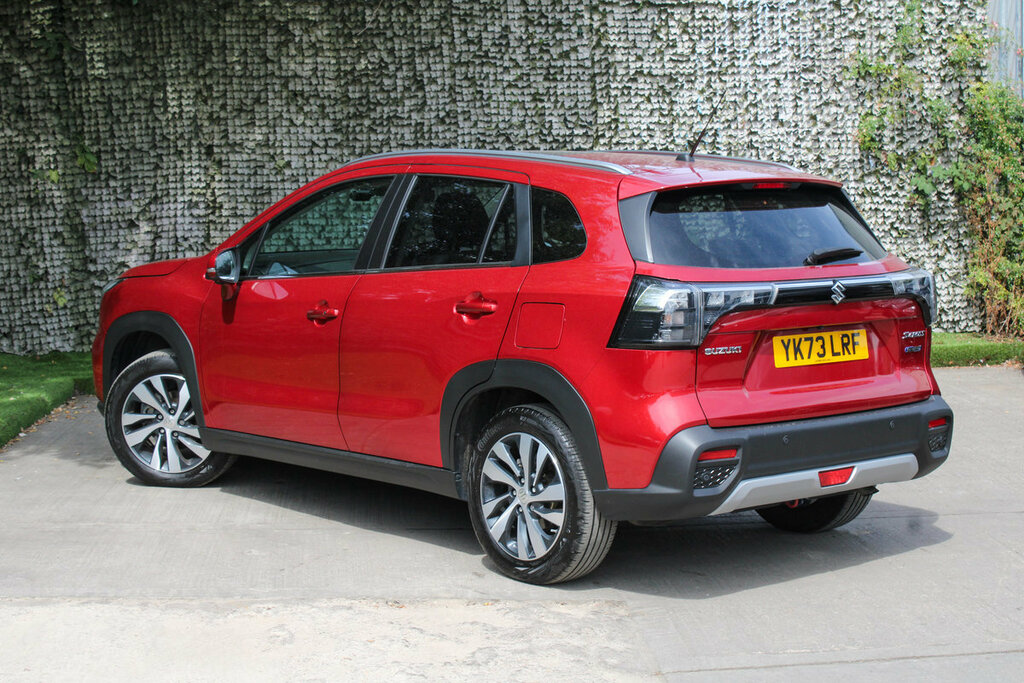 Suzuki S Cross Ultra Allgrip Red #6