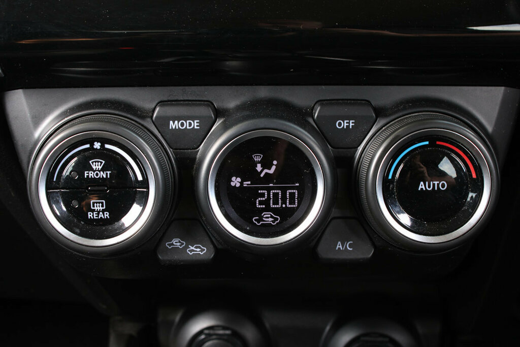 Suzuki Swift 1.2 Dualjet 83 12V Hybrid Sz-t Dab Radio #35