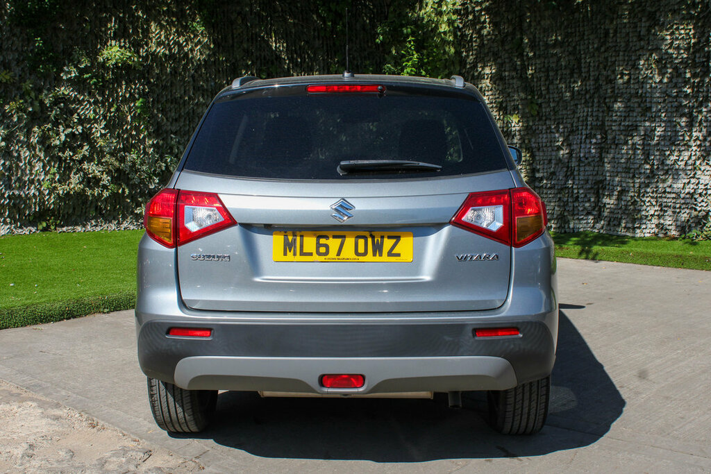 Suzuki Vitara Sz-t Black #5