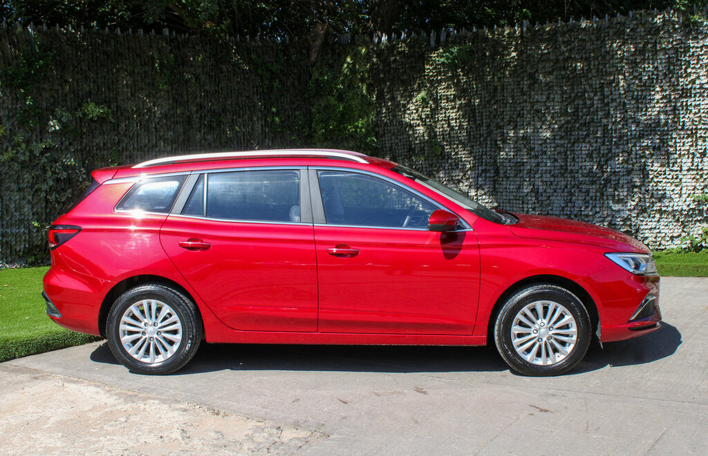 MG MG5 Exclusive Red #3