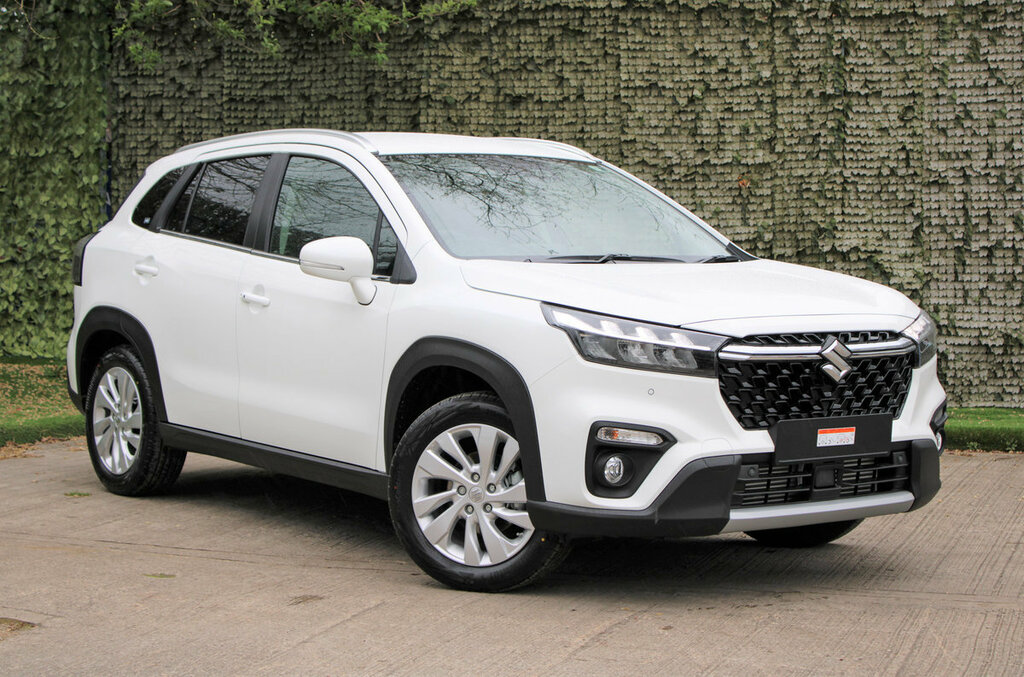 Suzuki S Cross Motion White