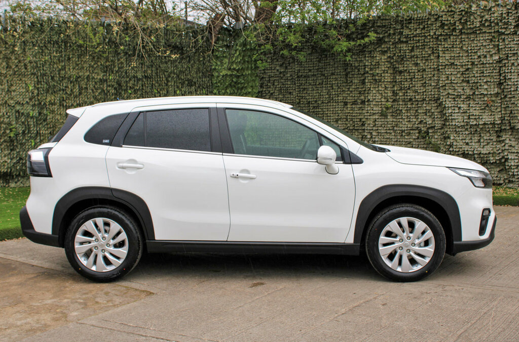 Suzuki S Cross Motion White #3