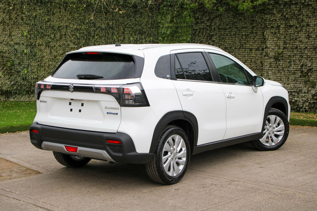 Suzuki S Cross Motion White #4