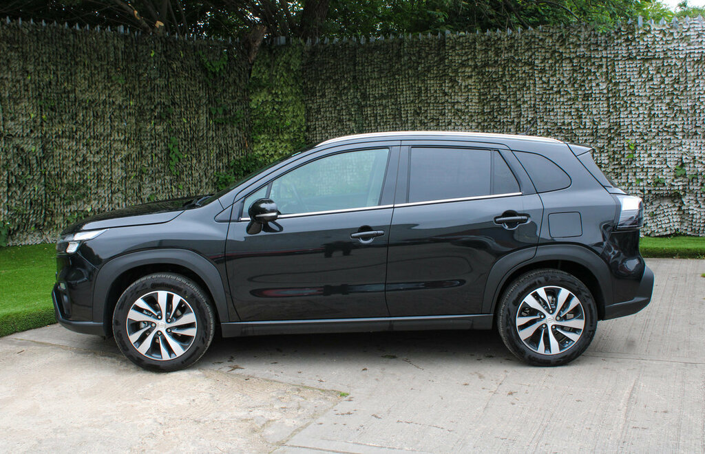 Suzuki S Cross Ultra Black #6
