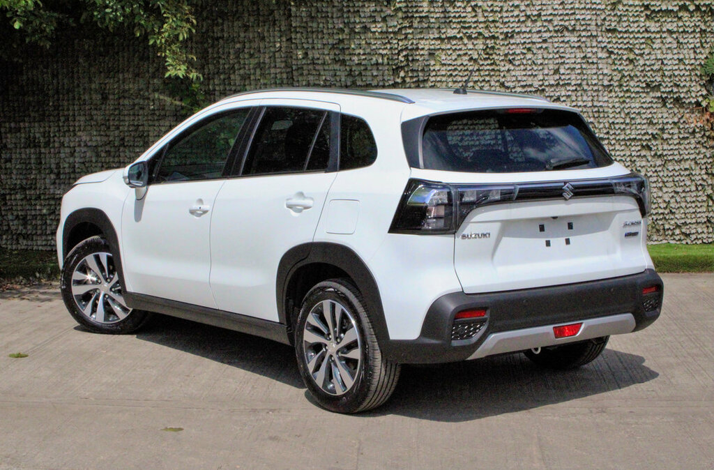 Suzuki S Cross Ultra Allgrip White #6