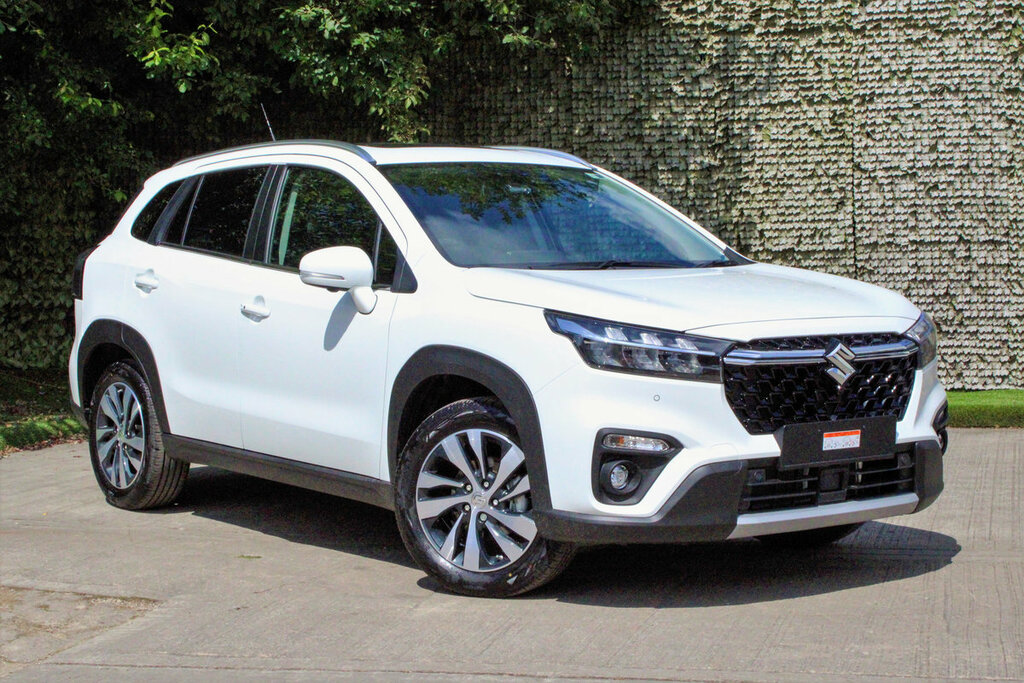 Suzuki S Cross Ultra Allgrip White