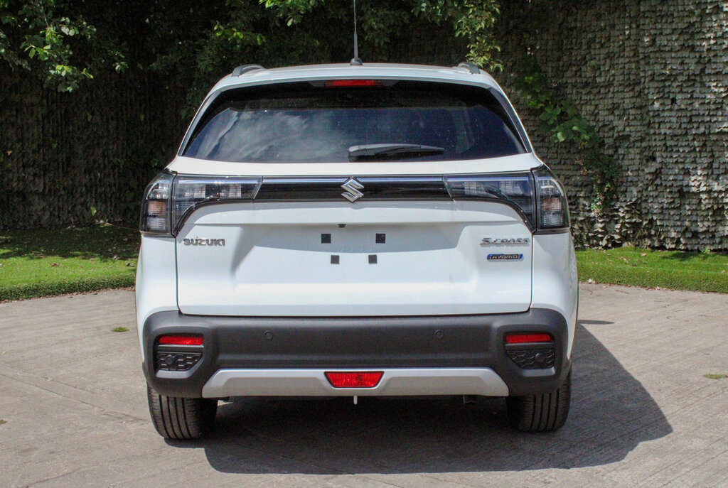 Suzuki S Cross Ultra Allgrip White #5