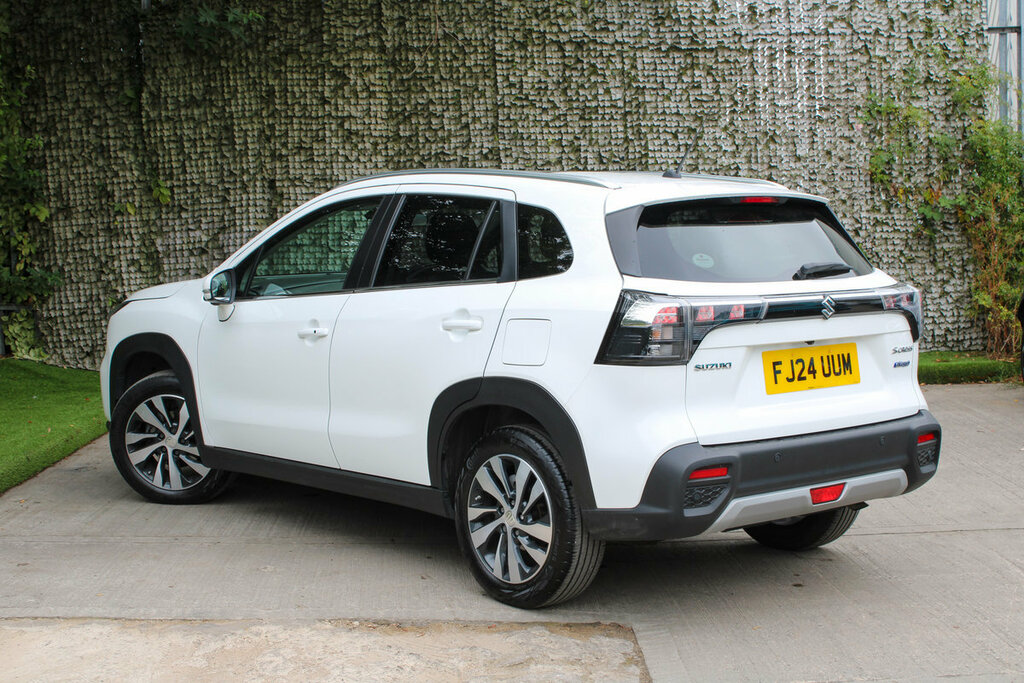 Suzuki S Cross Ultra Allgrip White #6