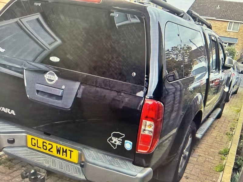 Nissan Navara Dci Platinum 4X4 Shr Black #2