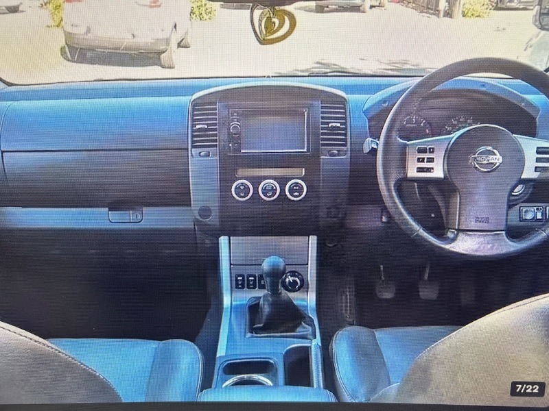 Nissan Navara Dci Platinum 4X4 Shr Black #5
