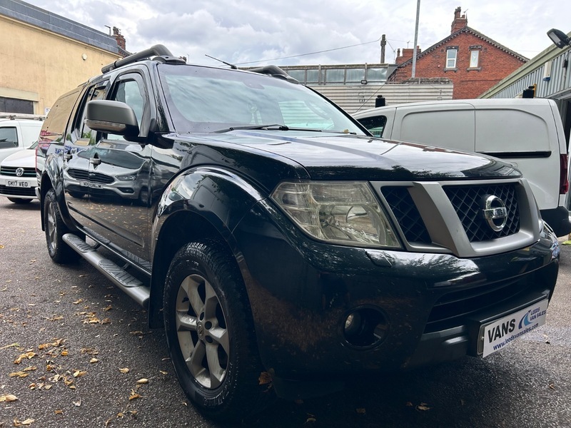 Nissan Navara Dci Platinum 4X4 Shr Black #3