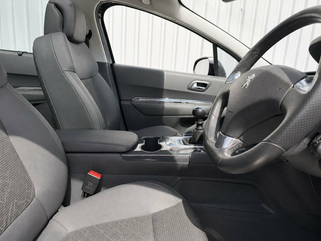 Peugeot 3008  Silver #9