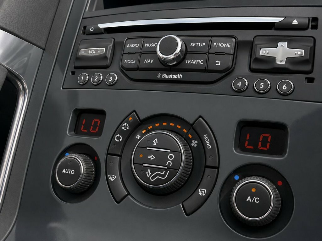 Peugeot 3008  Silver #13