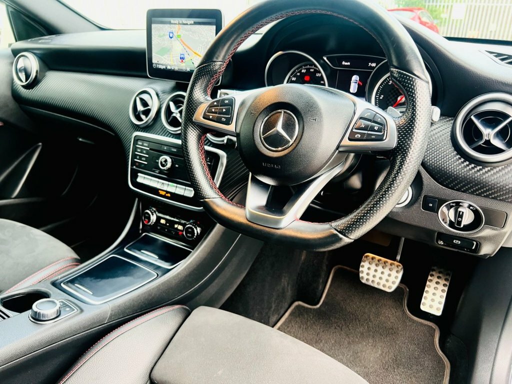 Mercedes-Benz A Class 1.3 A200 Amg Line Premium 7G-dct Euro 6 Ss Black #4