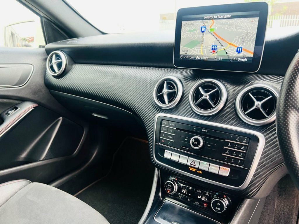 Mercedes-Benz A Class 1.3 A200 Amg Line Premium 7G-dct Euro 6 Ss Black #37