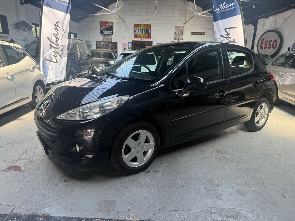 Peugeot 207 1.4 Verve Black #2