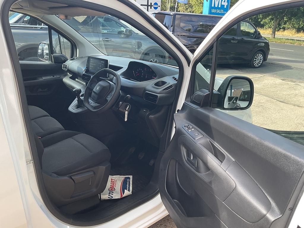 Peugeot Partner 1.5 Bluehdi 1000 Professional Premium Standard Pan White #2