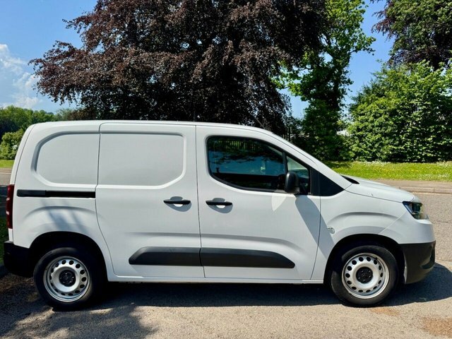 Toyota Proace City 2022 1.5 Bluehdi Active Short Panel Van White #4