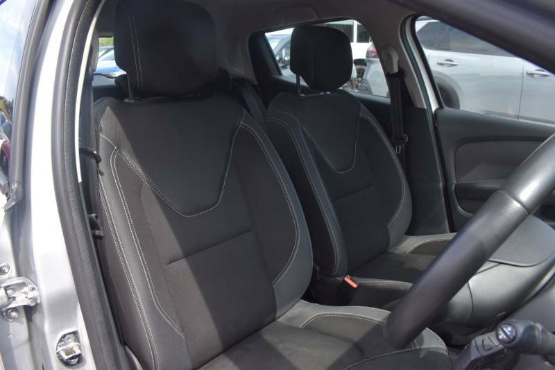 Renault Clio Renault Clio 0.9 Tce 90 Signature Nav Black #17