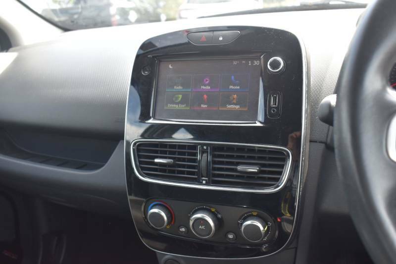 Renault Clio Renault Clio 0.9 Tce 90 Signature Nav Black #11