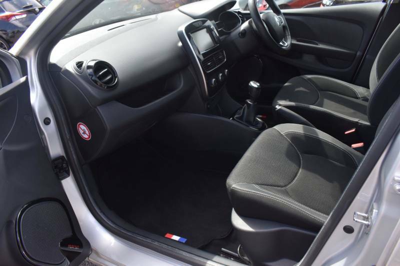 Renault Clio Renault Clio 0.9 Tce 90 Signature Nav Black #12