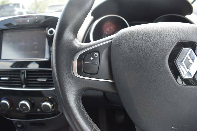 Renault Clio Renault Clio 0.9 Tce 90 Signature Nav Black #19