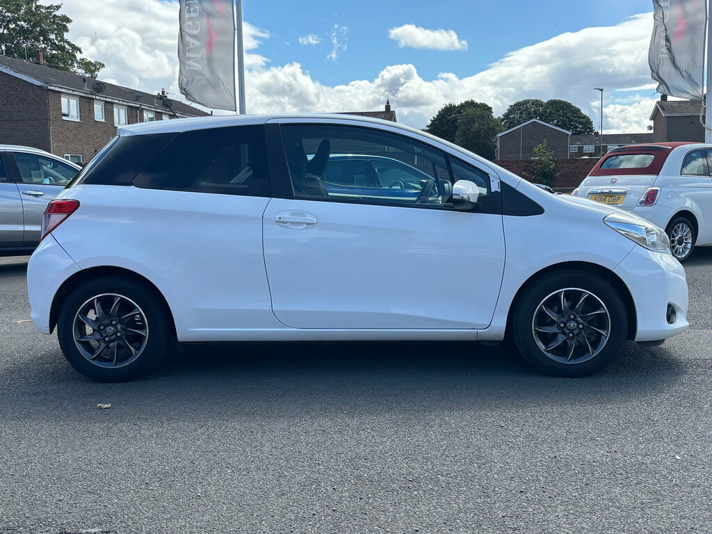 Toyota Yaris Vvt-i Edition SD63BYU White #3