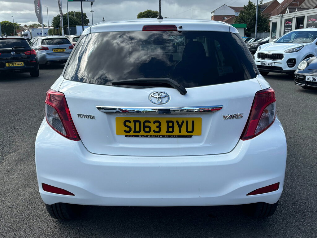 Toyota Yaris Vvt-i Edition SD63BYU White #5