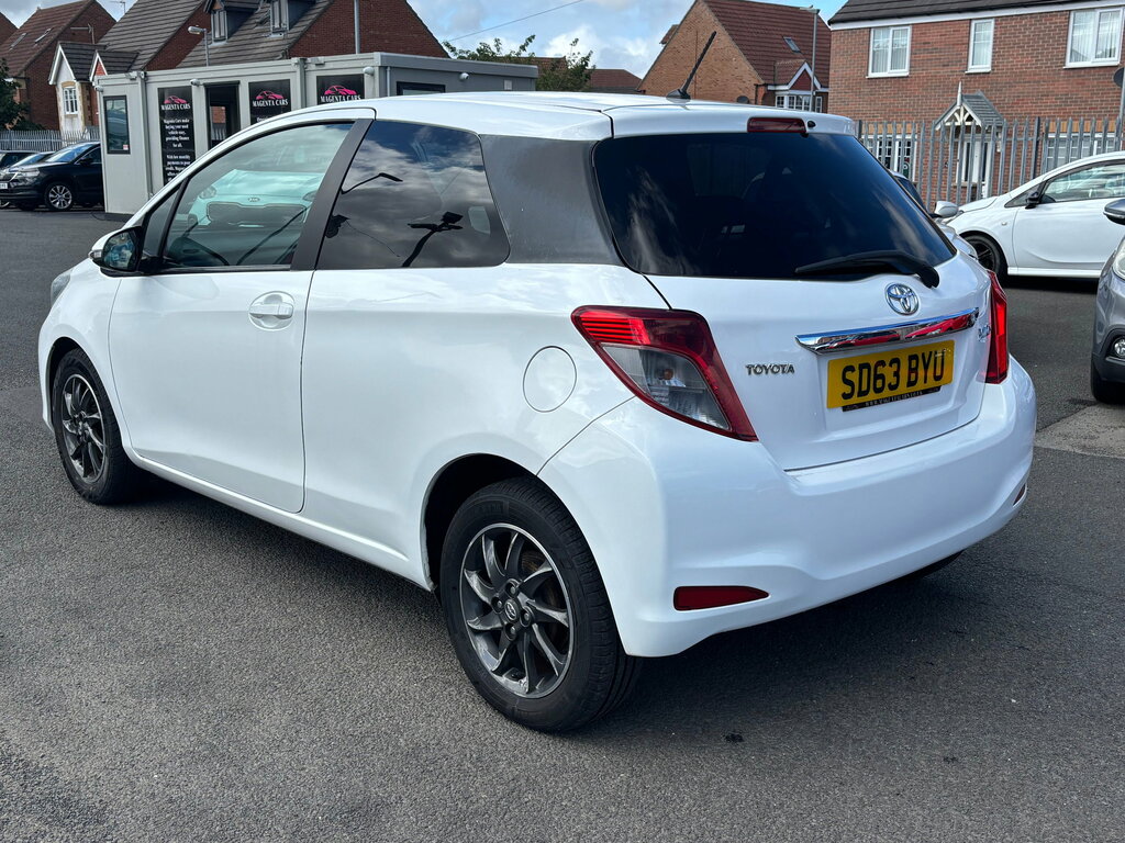 Toyota Yaris Vvt-i Edition SD63BYU White #6