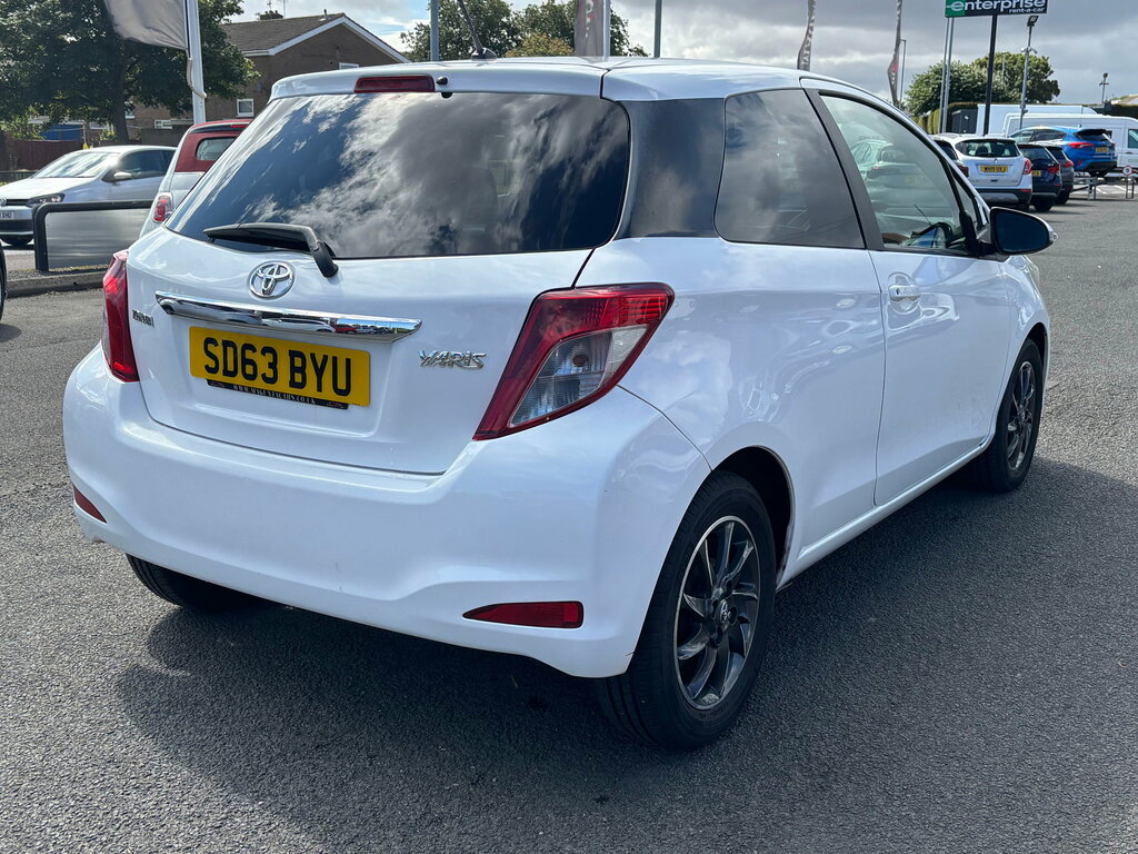 Toyota Yaris Vvt-i Edition SD63BYU White #4