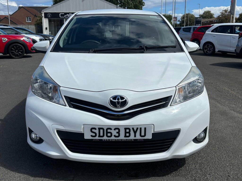 Toyota Yaris Vvt-i Edition SD63BYU White #2