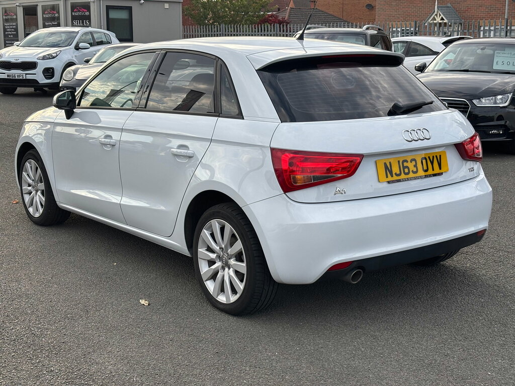 Audi A1 1.6 Tdi Sport Sportback Euro 5 White #6