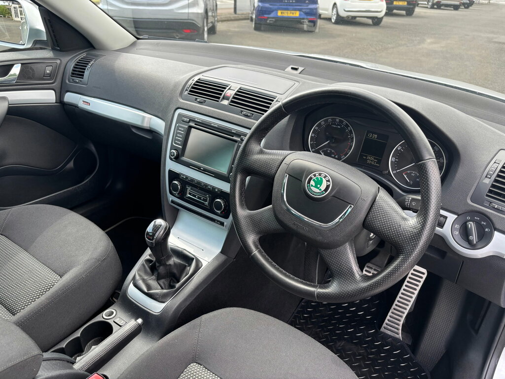 Skoda Octavia Estate 2.0 Tdi 4Wd Euro 5 201161 Grey #23