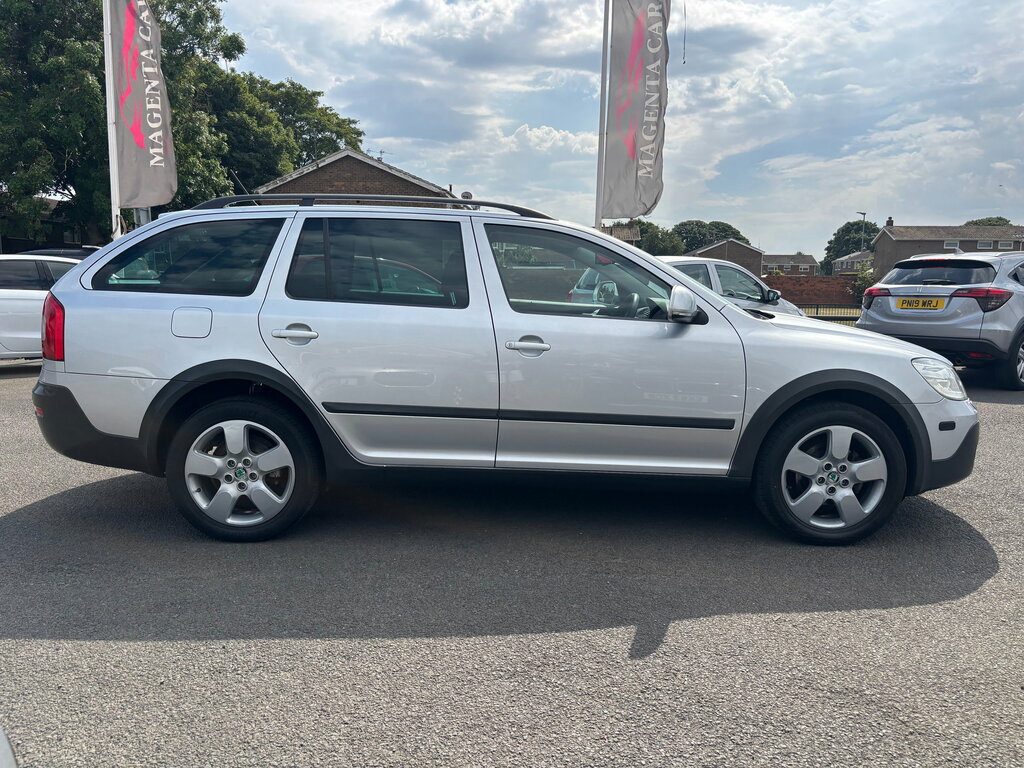 Skoda Octavia Estate 2.0 Tdi 4Wd Euro 5 201161 Grey #2