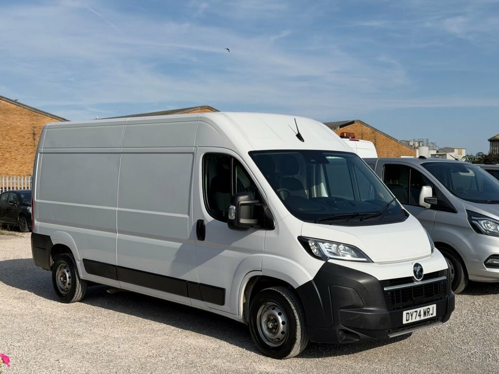 Vauxhall Movano 2.2L Prime White #5