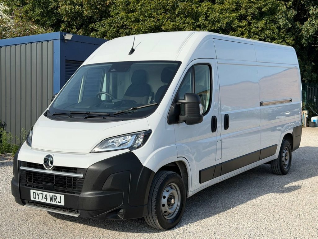 Vauxhall Movano 2.2L Prime White #2