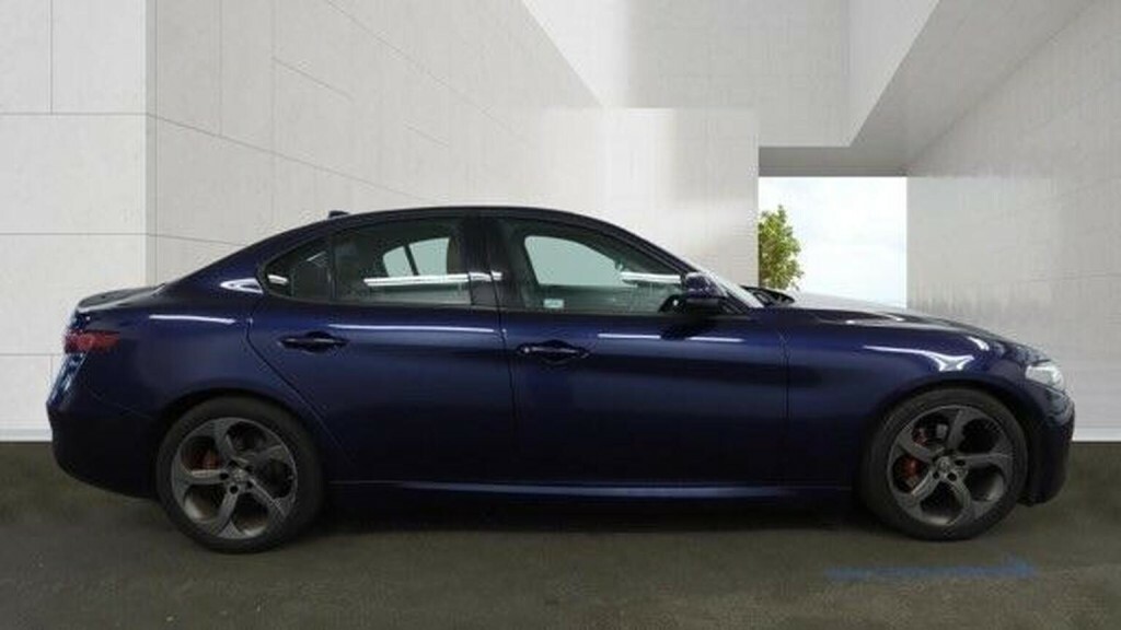 Alfa Romeo Giulia V6 Biturbo Quadrifoglio Red #15