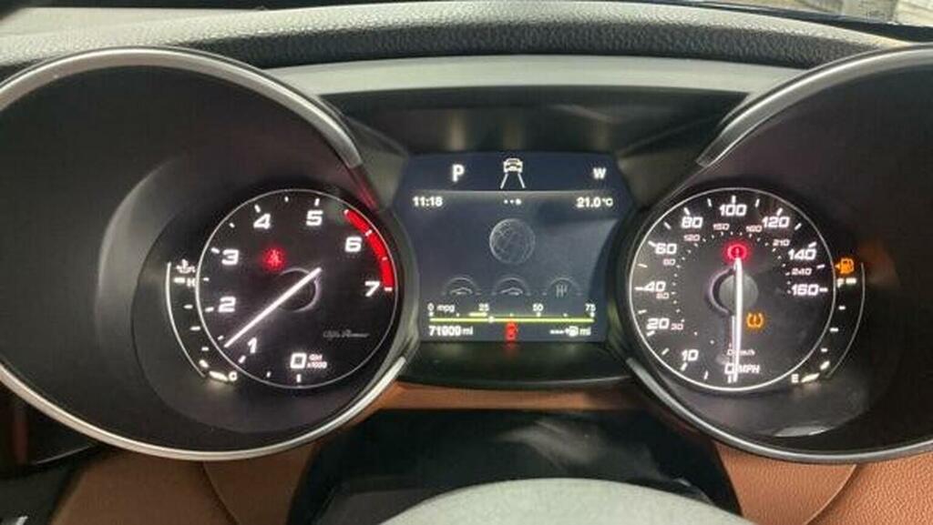 Alfa Romeo Giulia V6 Biturbo Quadrifoglio Red #12