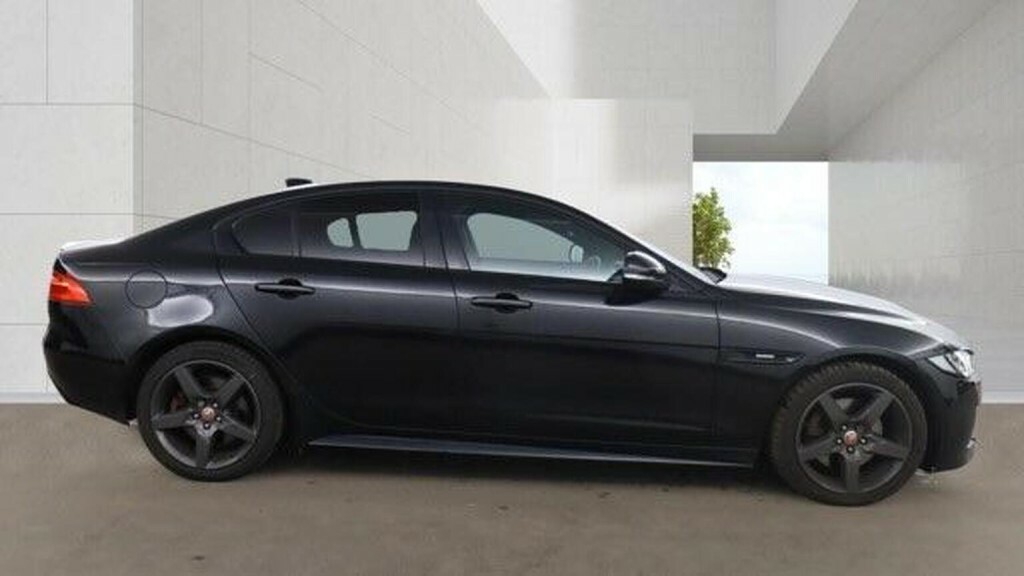 Jaguar XE 2.0I Gpf R-sport Saloon Red #15