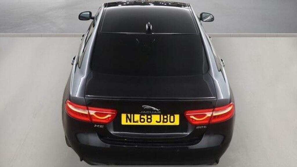 Jaguar XE 2.0I Gpf R-sport Saloon Red #8