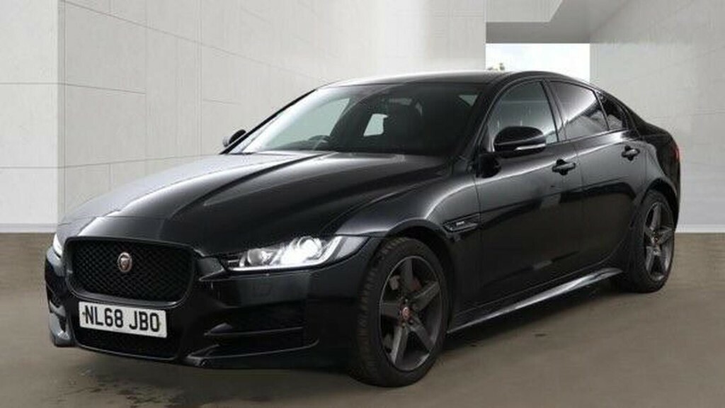 Jaguar XE 2.0I Gpf R-sport Saloon Red #14