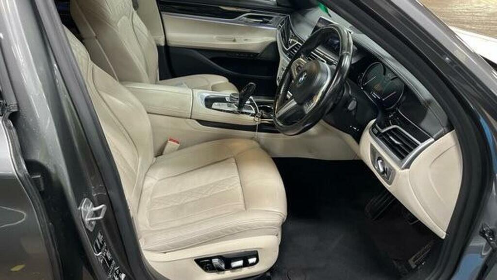 BMW 7 Series 2018, 3.0 730D Xdrive M Sport 261 Bhp Silver #11