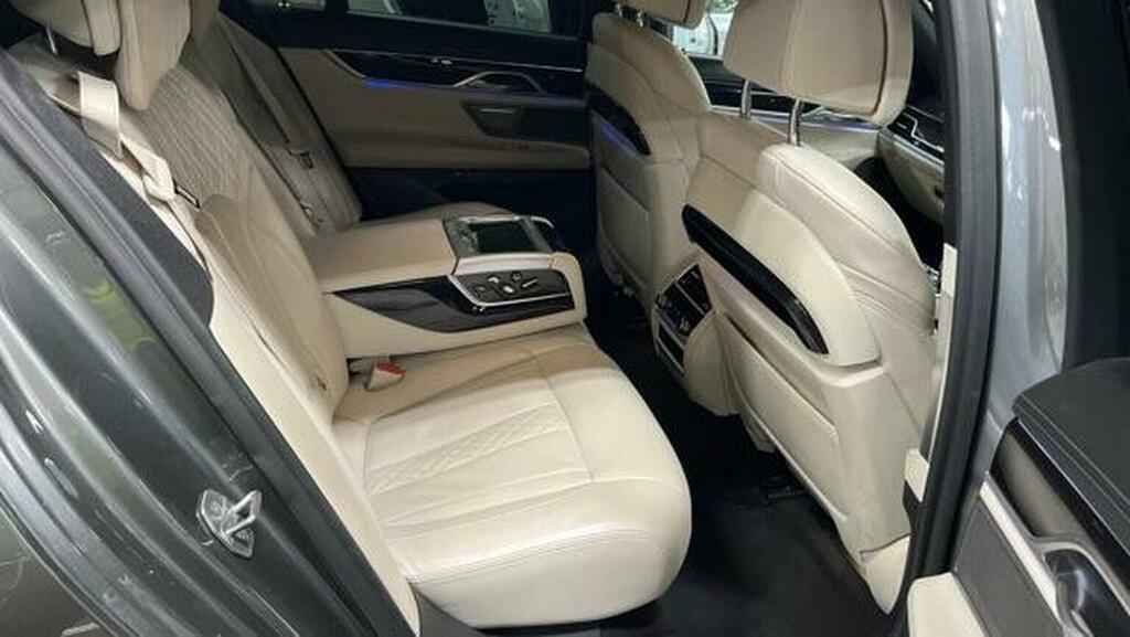 BMW 7 Series 2018, 3.0 730D Xdrive M Sport 261 Bhp Silver #10