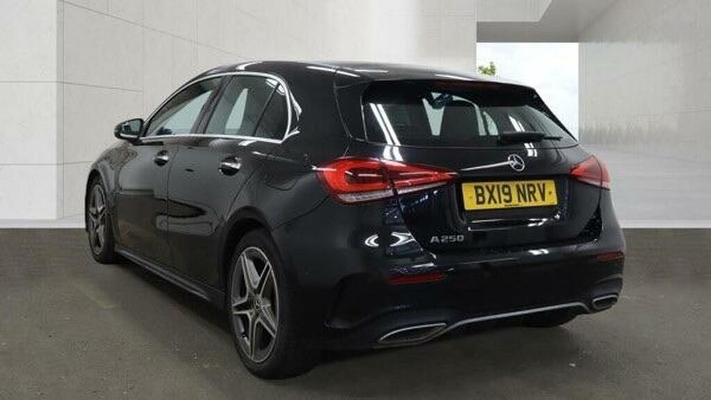 Mercedes-Benz A Class 2.0 A250 Amg Line Premium 7G-dct Euro 6 Ss Black #3