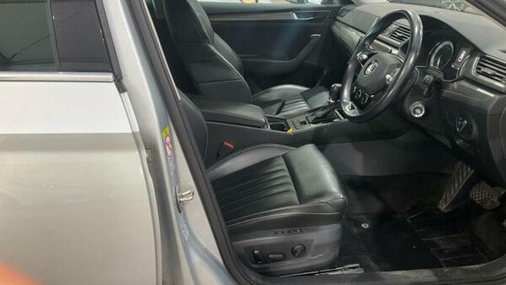 Skoda Superb Iv 13Kwh Se L Estate Plug-in Hybrid Dsg Eur  #11