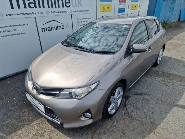 Toyota Auris 1.4 D-4d Excel Euro 5 S S Brown #3